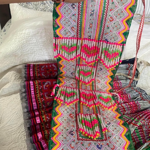 Vintage Hmong Chinese - Picture 2 of 7